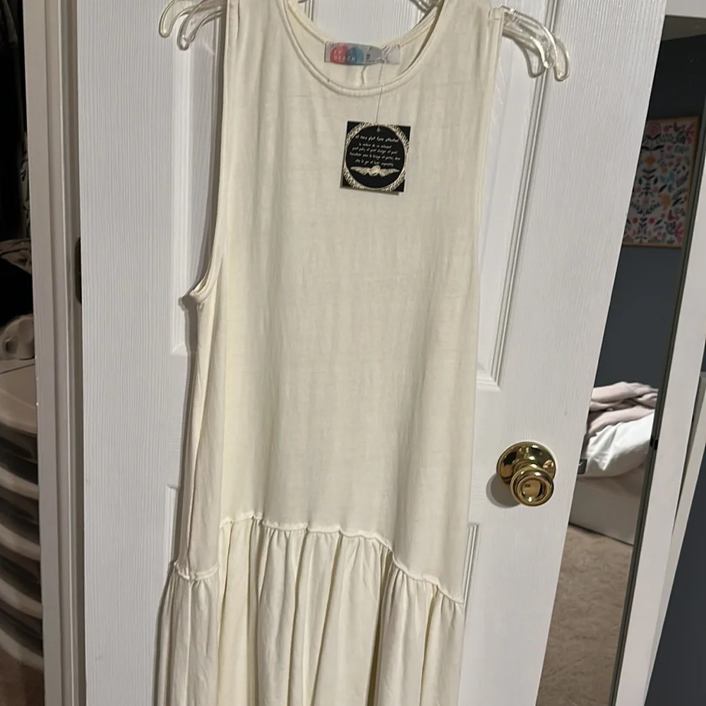 Dress - Picture 3 of 4